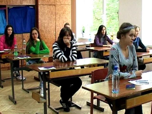 На Донеччині військові дії можуть зірвати ЗНО, не працює понад 60 шкіл На Донеччині військові дії можуть зірвати ЗНО, не працює понад 60 шкіл