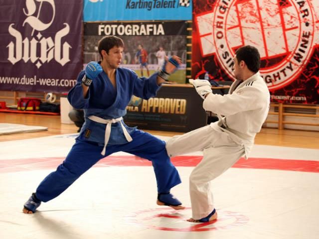 Після мінометного обстрілу на Донеччині чемпіон світу і Європи — у критичному стані Після мінометного обстрілу на Донеччині чемпіон світу і Європи — у критичному стані