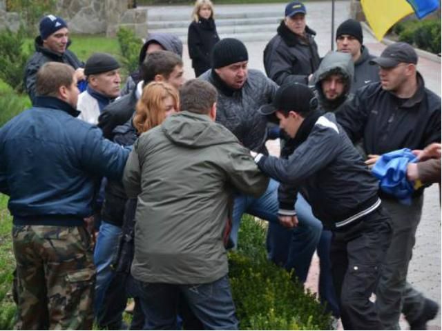 9 травня тисячі "тітушок" готують провокації на Майдані, — активісти 9 травня тисячі "тітушок" готують провокації на Майдані, — активісти