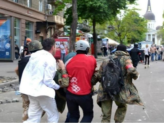 Среди организаторов беспорядков в Одессе есть экс-милиционеры, — МИД Среди организаторов беспорядков в Одессе есть экс-милиционеры, — МИД