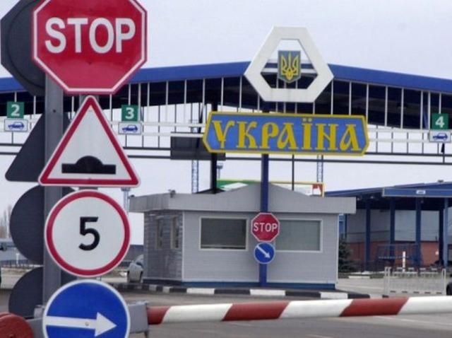 На Луганщині у розстріляних машинах знайшли два трупи, — МВС На Луганщині у розстріляних машинах знайшли два трупи, — МВС