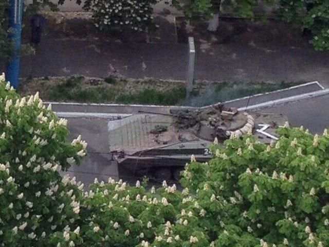 Бойовики в Маріуполі захопили танк, — ЗМІ