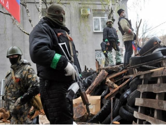 Донецькі екстремісти відправили в Маріуполь збройне підкріплення Донецькі екстремісти відправили в Маріуполь збройне підкріплення