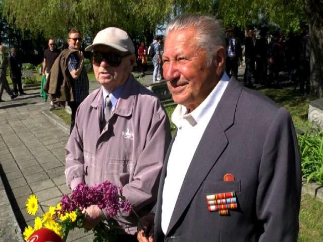 Без провокацій і червоного прапора у Львові відсвяткували День перемоги