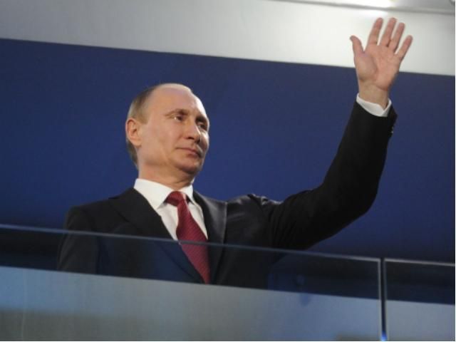 Запад резко осуждает приезд Путина в Крым
