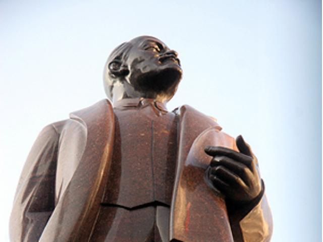На Вінниччині знищили пам'ятник Леніну На Вінниччині знищили пам'ятник Леніну