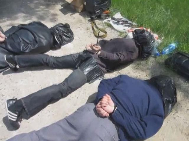 В Донецкой области задержали боевиков с сотней тысяч заполненных бюллетеней