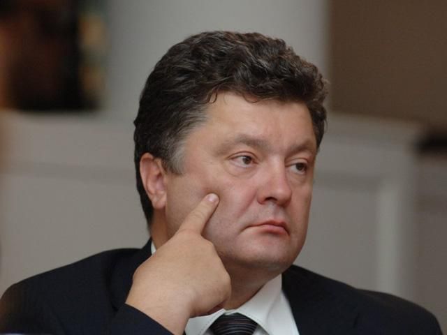 Порошенко вважає, що Україні зараз не час вступати у НАТО Порошенко вважає, що Україні зараз не час вступати у НАТО
