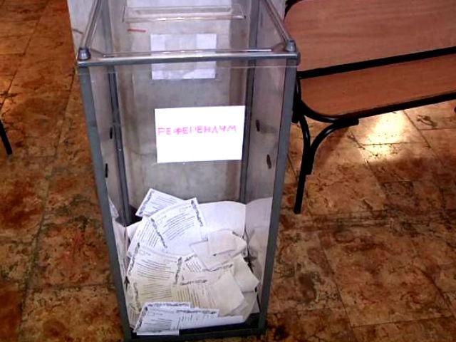 Багатьох виборців силою затягують на псевдореферендум, — ЗМІ