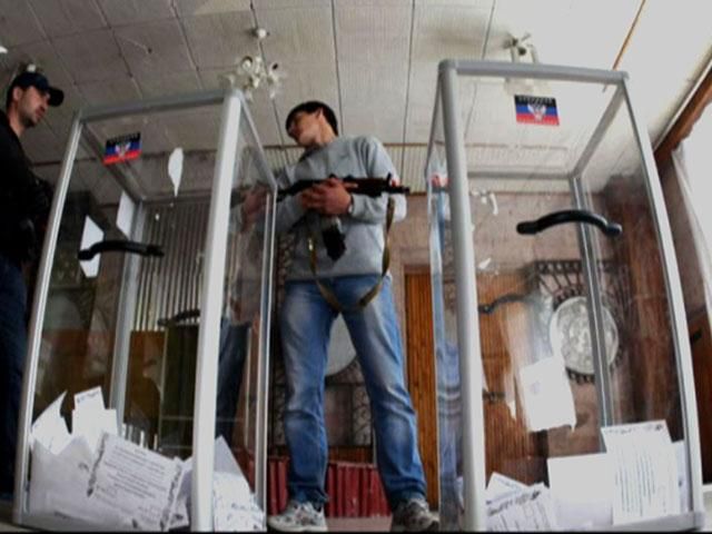 Найяскравіші кадри псевдореферендуму (Відео) Найяскравіші кадри псевдореферендуму (Відео)