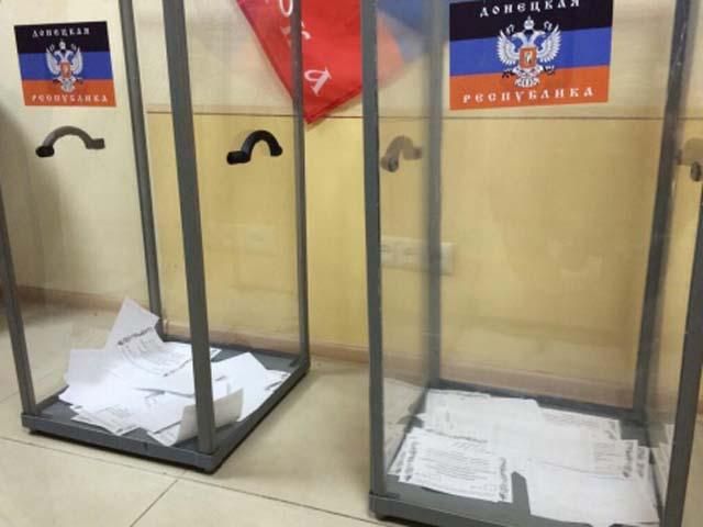 Сепаратисти запевняють, що їхній "референдум" проходить без порушень (Відео) Сепаратисти запевняють, що їхній "референдум" проходить без порушень (Відео)