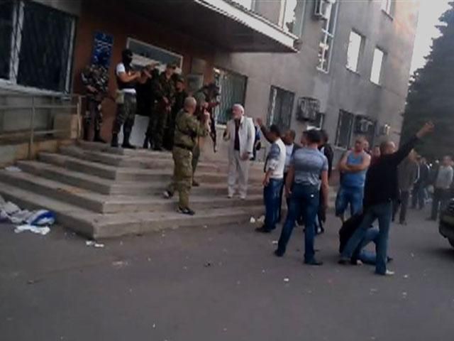 Стрілянина в Красноармійську (Відео) Стрілянина в Красноармійську (Відео)