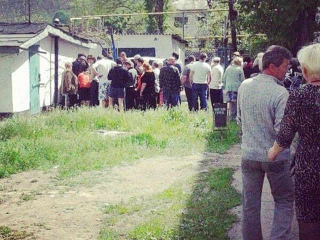 Сепаратисти кажуть, що Донецький "референдум" проігнорували лише 25% виборців Сепаратисти кажуть, що Донецький "референдум" проігнорували лише 25% виборців