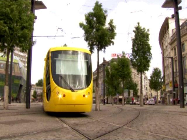 Завжди актуальний електричний трамвай. Як він працює? Завжди актуальний електричний трамвай. Як він працює?