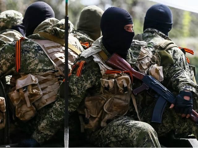Боевики захватили нефтебазу в Луганской области, - МВД
