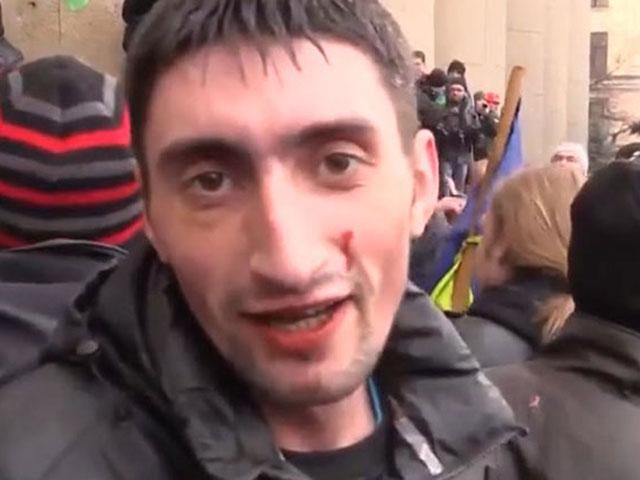 Антимайдановцу "Топазу" продлили арест Антимайдановцу "Топазу" продлили арест