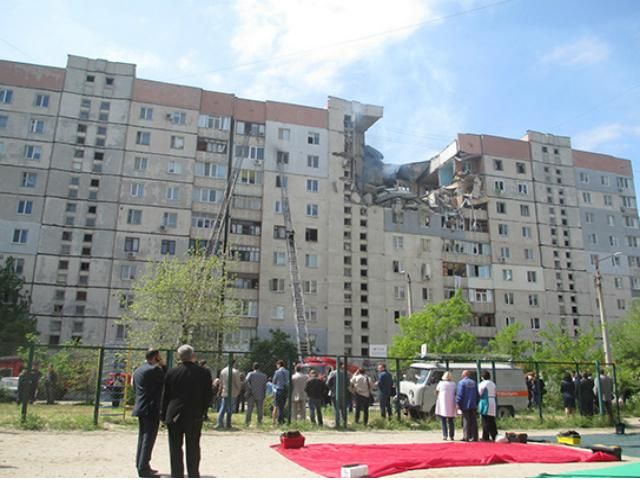 Открыто уголовное производство по факту взрыва в 9-этажке в Николаеве (Фото)
