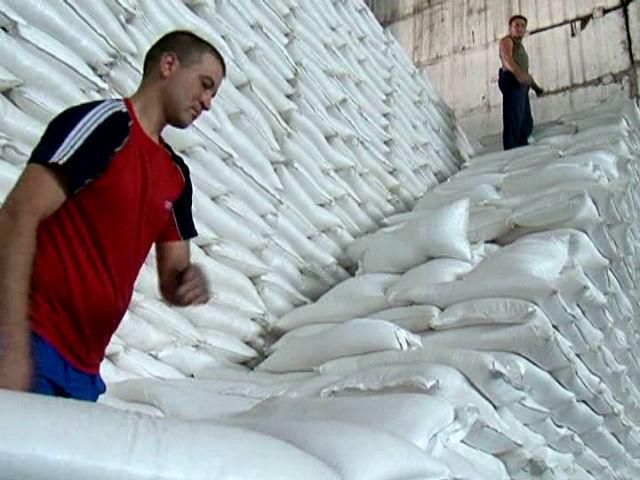 Дешевий цукор українці зможуть купити влітку