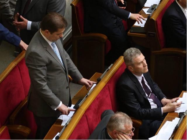 Нардепи сьогодні "накнопкодавили" досхочу (Фото) Нардепи сьогодні "накнопкодавили" досхочу (Фото)