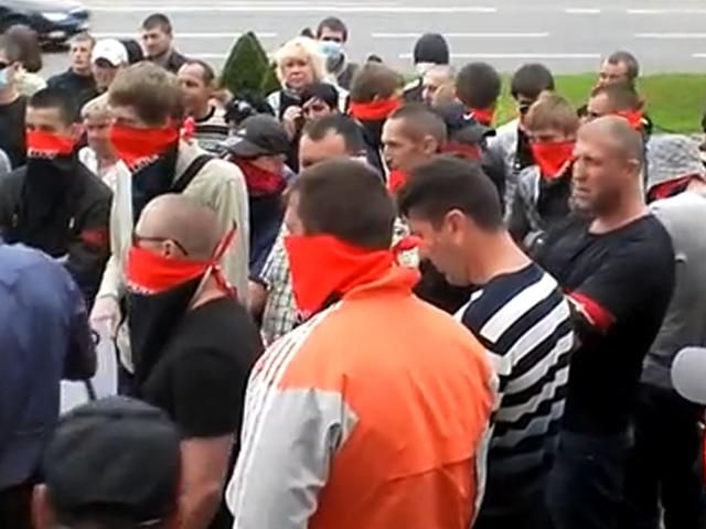 "Правий сектор" у Запоріжжі вимагає відставки мера "Правий сектор" у Запоріжжі вимагає відставки мера