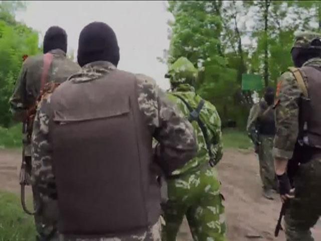 Террористы обстреливают украинских военных (Видео) - 13 мая 2014 - Телеканал новин 24 Террористы обстреливают украинских военных (Видео) - 13 мая 2014 - Телеканал новин 24