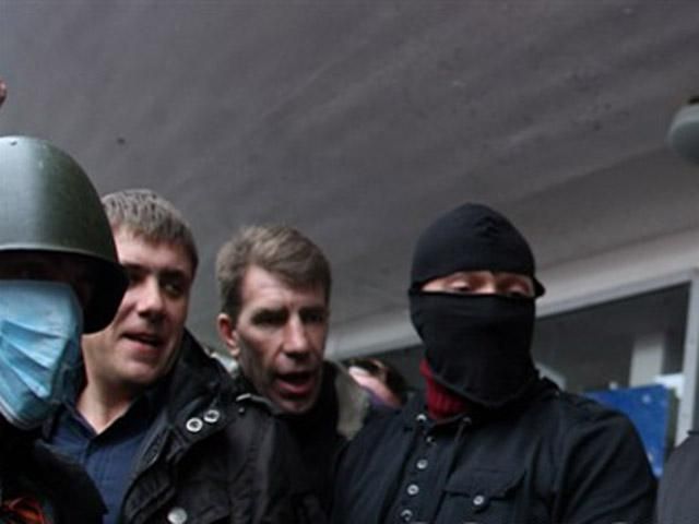 Мера Горлівки озброєні терористи змусили написати заяву про відставку Мера Горлівки озброєні терористи змусили написати заяву про відставку