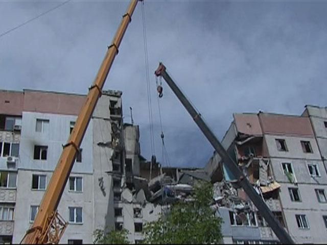 Хроніки 14 травня: Розстріл українських військових, конфліктна Рада, вибух в Миколаєві Хроніки 14 травня: Розстріл українських військових, конфліктна Рада, вибух в Миколаєві