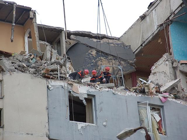 Після вибуху у Миколаєві досі шукають 3 людей