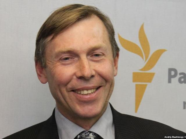 Милиция попыталась ворваться в офис Тимошенко, чтобы изъять газету, - Соболев Милиция попыталась ворваться в офис Тимошенко, чтобы изъять газету, - Соболев