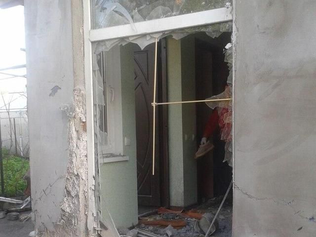 В Славянске сняряд попал в дом возле школы, - СМИ