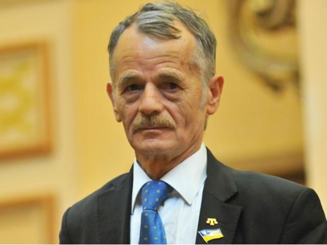 Росія звозить до Криму ОМОН та десятки автозаків, — Джемілєв Росія звозить до Криму ОМОН та десятки автозаків, — Джемілєв