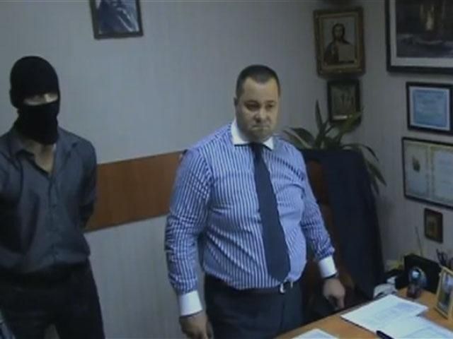 В Харцизьку терористи прогнали з посади заступника мера (Відео)