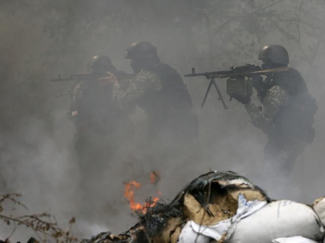 У Слов’янську лунають гучні вибухи У Слов’янську лунають гучні вибухи