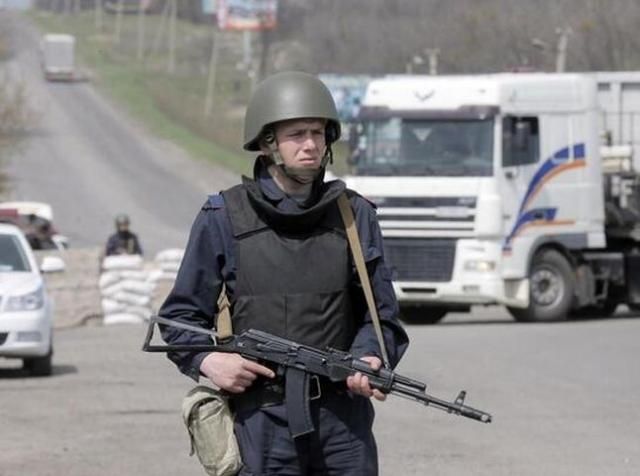 На блок-пост украинских военных в Изюме напали неизвестные