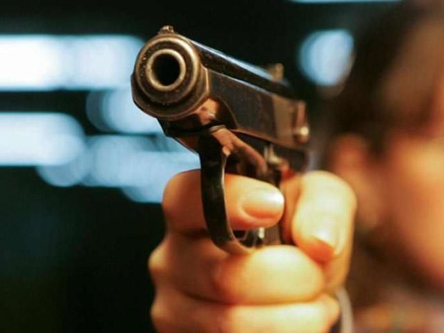 У Макіївці стріляють у мирних людей, поранена жінка і дитина У Макіївці стріляють у мирних людей, поранена жінка і дитина