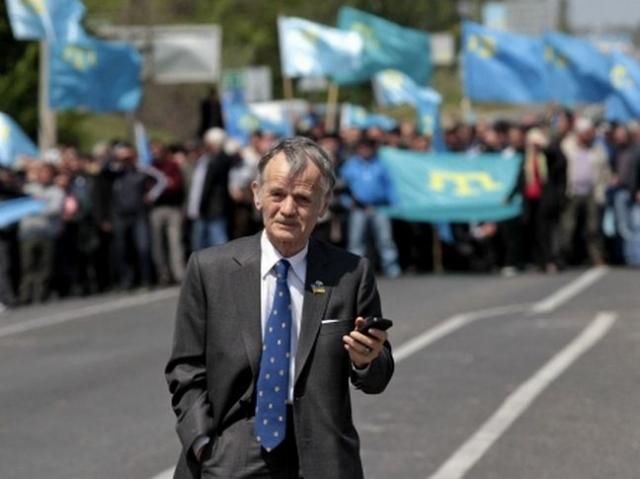 У неділю кримські татари все одно вийдуть в центр Сімферополя, — Джемілєв У неділю кримські татари все одно вийдуть в центр Сімферополя, — Джемілєв