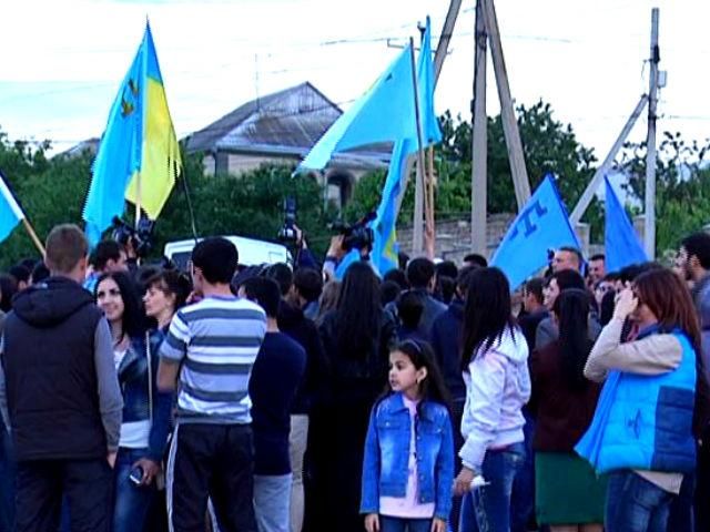 В Симферополе крымским татарам даже не позволили зажечь свечи в память о погибших