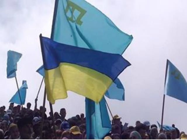 Кримських татар на траурний мітинг супроводжує ОМОН  