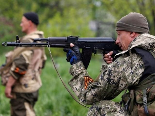 На Луганщині невідомі з автоматами викрали БРДМ