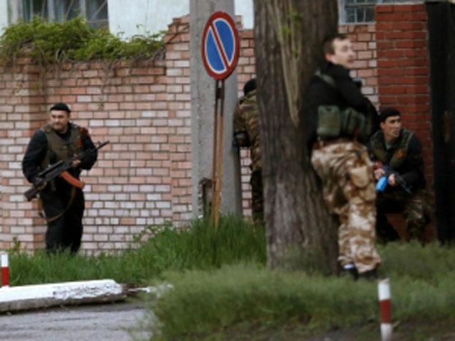 На Луганщині бойовики викрали з пожежних частин 2 броньовані машини радіохімічної розвідки На Луганщині бойовики викрали з пожежних частин 2 броньовані машини радіохімічної розвідки