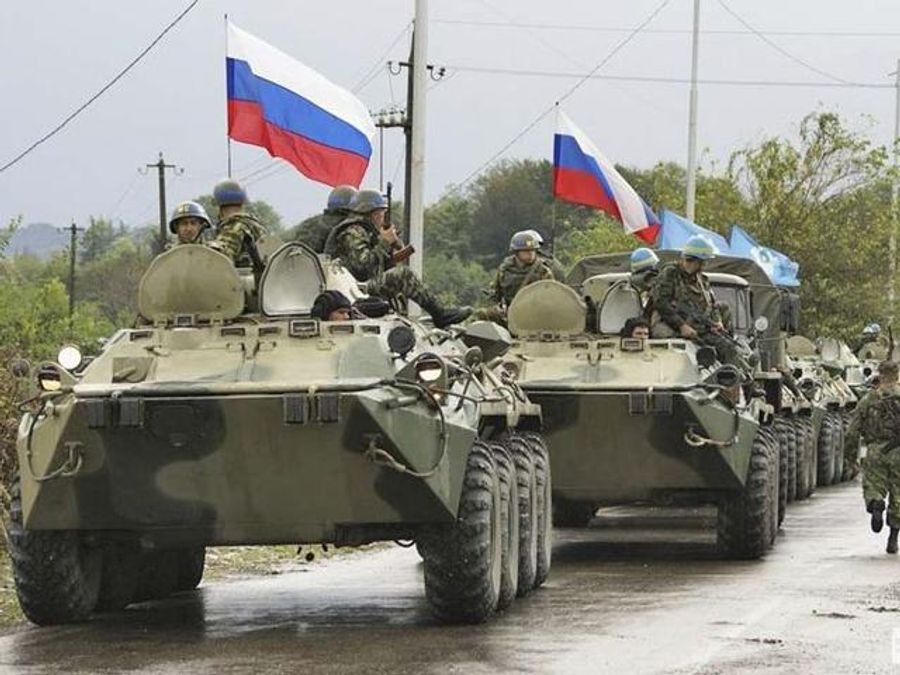 Россия утверждает, что отводит свои войска от украинской границы Россия утверждает, что отводит свои войска от украинской границы