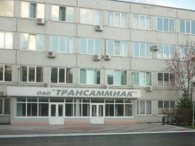 Невідомі зі зброєю напали на управління хімзаводу у Горлівці Невідомі зі зброєю напали на управління хімзаводу у Горлівці