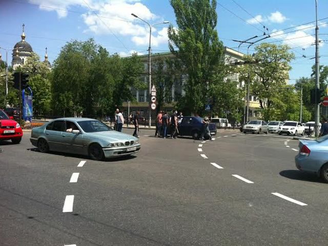 У центрі Донецька почались сутички через акцію "За мирний Донбас!" (Відео)