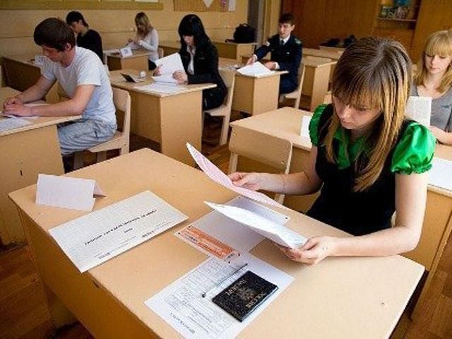ВНО в Донецкой и Луганской областях перенесут на июль ВНО в Донецкой и Луганской областях перенесут на июль