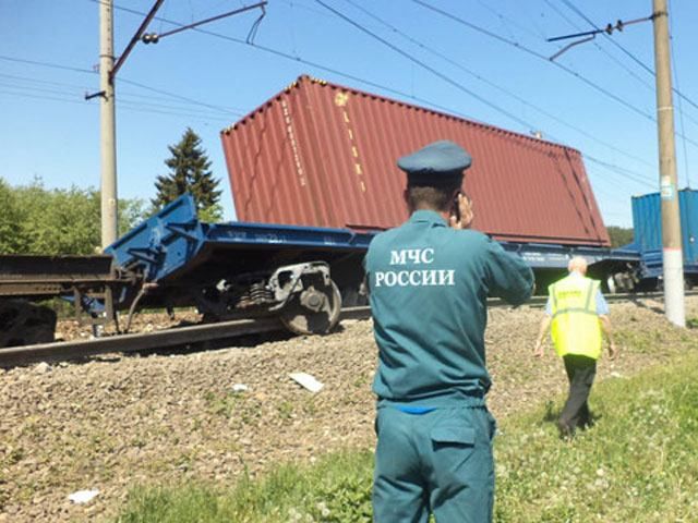 Грузовой поезд, сошедший с рельсов в России, принадлежит Укрзализныце Грузовой поезд, сошедший с рельсов в России, принадлежит Укрзализныце