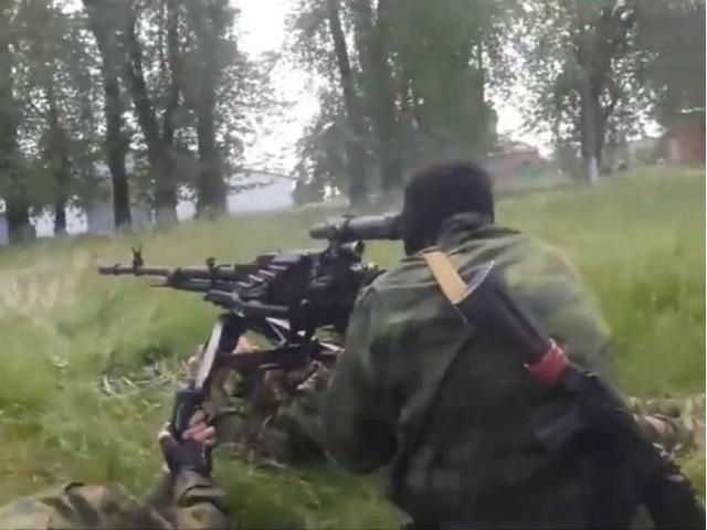 Журналіст LifeNews координує дії бойовиків (Відео) Журналіст LifeNews координує дії бойовиків (Відео)