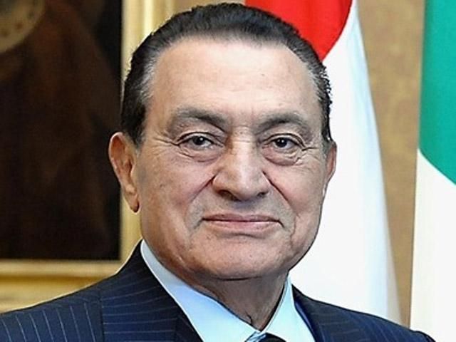Екс-президента Єгипту засудили на 3 роки в’язниці