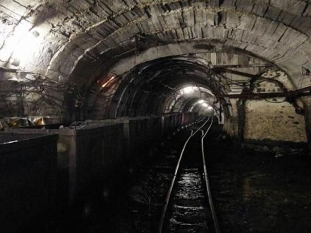 Терористи захопили 4 шахти на Луганщині і вимагають вибухівку Терористи захопили 4 шахти на Луганщині і вимагають вибухівку