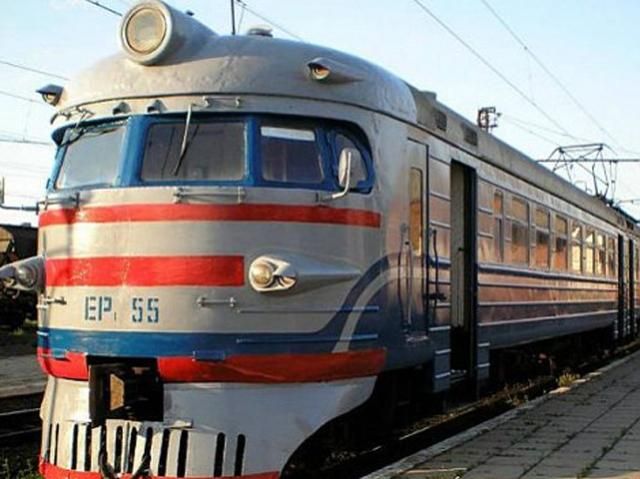 На Донбассе перебои с движением поездов и автобусов На Донбассе перебои с движением поездов и автобусов