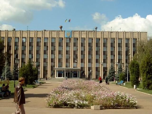 Представители так называемой ДНР заблокировали горсовет в Артемовске (Видео)